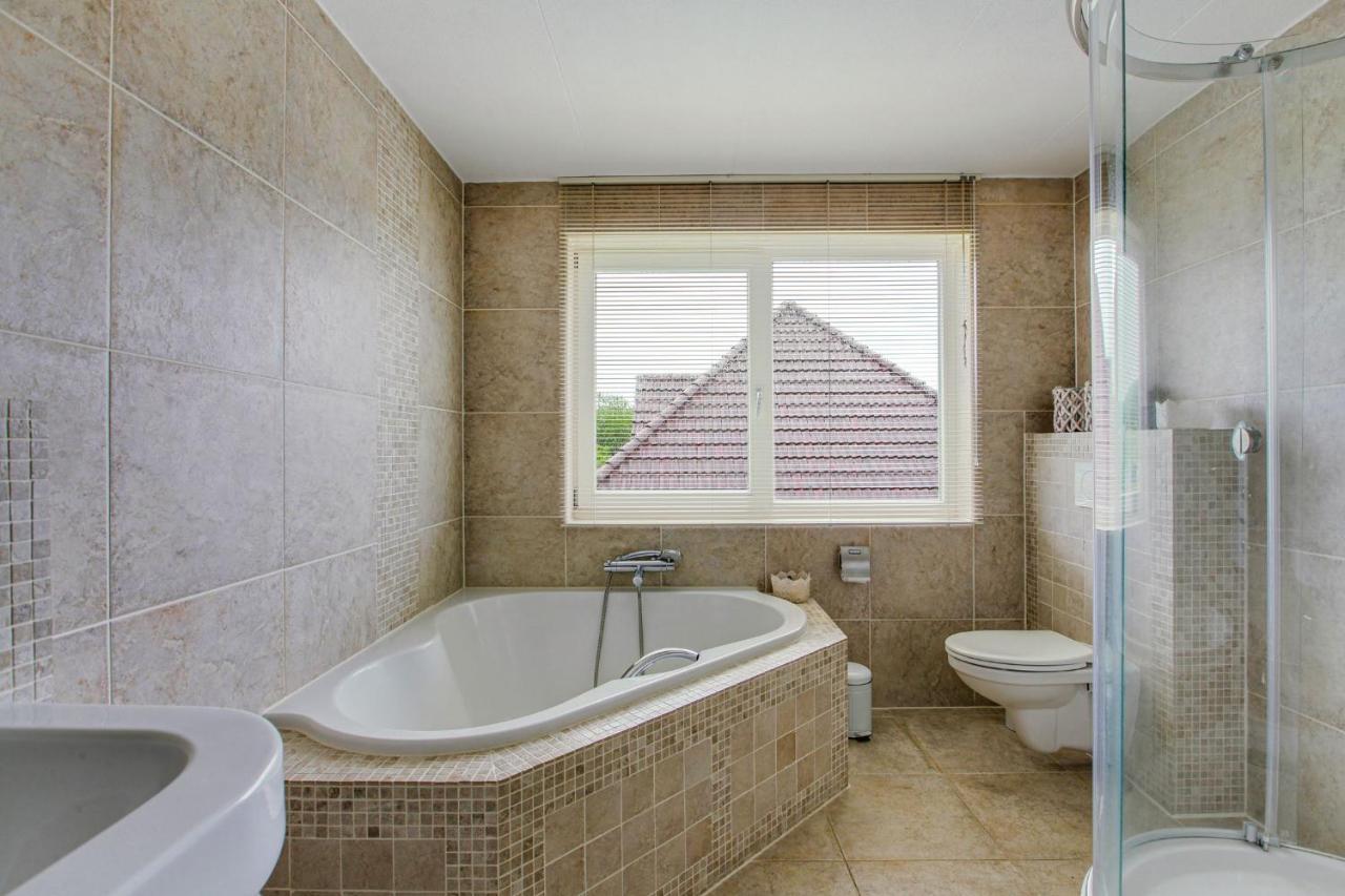 Big Family Villa 12P Big Garden With Bathtub And Jacuzzi Zeewolde Esterno foto