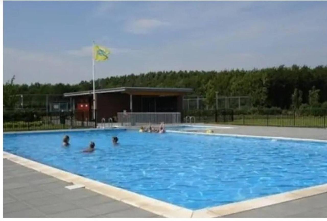Big Family Villa 12P Big Garden With Bathtub And Jacuzzi Zeewolde Esterno foto